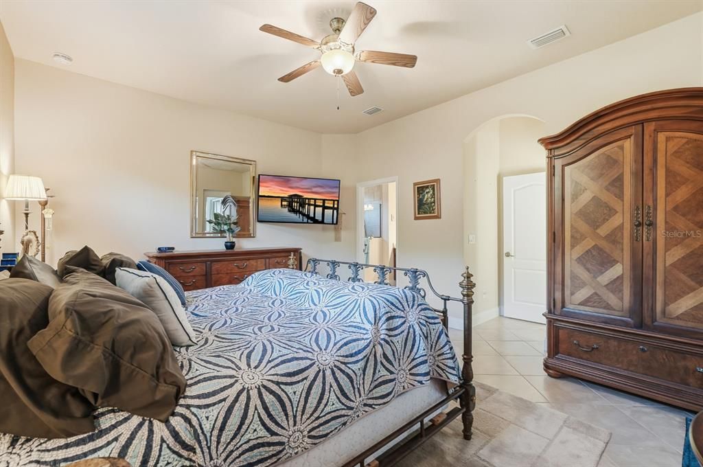 Active With Contract: $499,999 (3 beds, 2 baths, 1968 Square Feet)