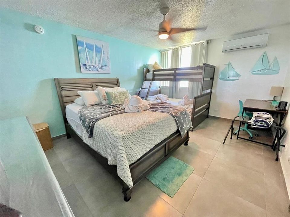 На продажу: $185,000 (1 спален, 1 ванн, 657 Квадратных фут)