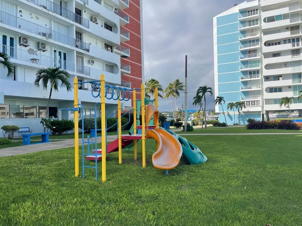 На продажу: $185,000 (1 спален, 1 ванн, 657 Квадратных фут)