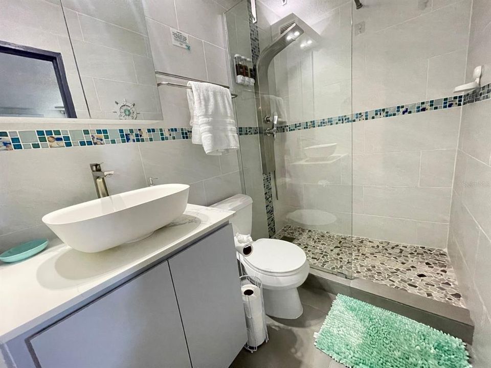 На продажу: $185,000 (1 спален, 1 ванн, 657 Квадратных фут)