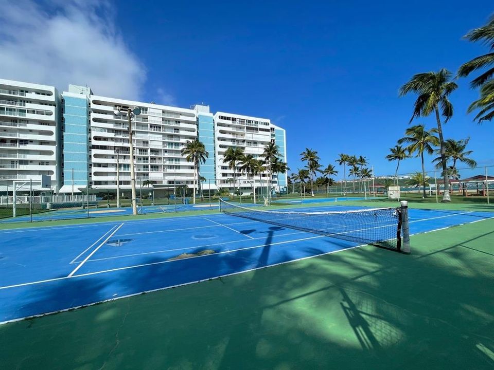 На продажу: $185,000 (1 спален, 1 ванн, 657 Квадратных фут)