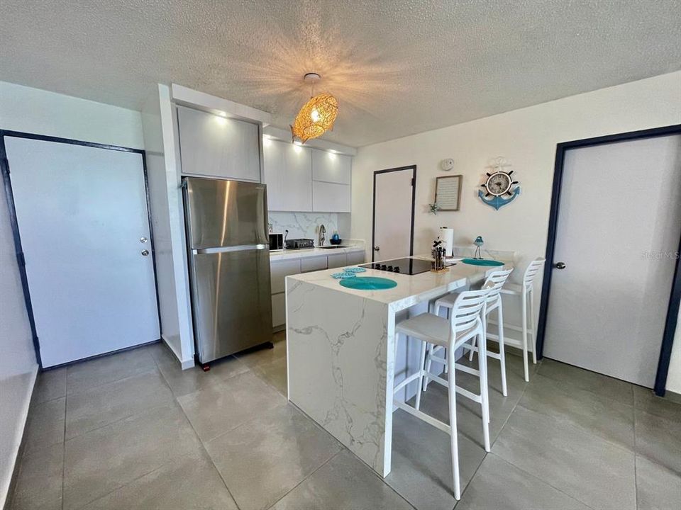 На продажу: $185,000 (1 спален, 1 ванн, 657 Квадратных фут)