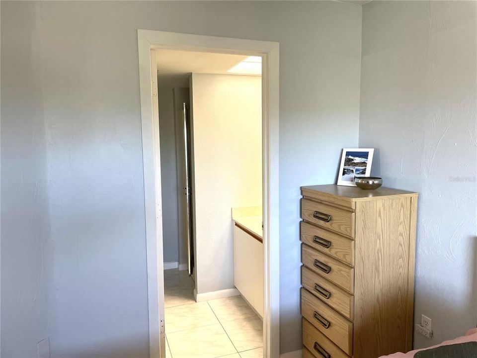 For Rent: $3,000 (2 beds, 2 baths, 1093 Square Feet)