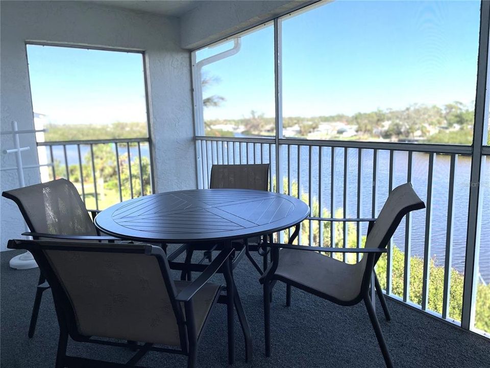 For Rent: $3,000 (2 beds, 2 baths, 1093 Square Feet)