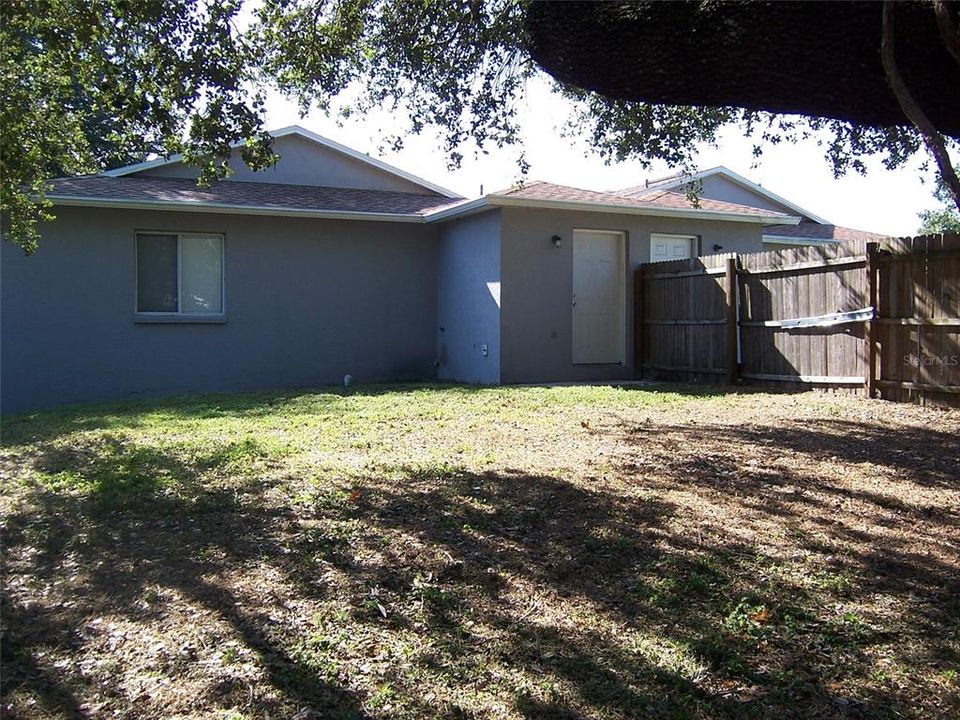 出租: $1,595 (3 贝兹, 2 浴室, 1200 平方英尺)