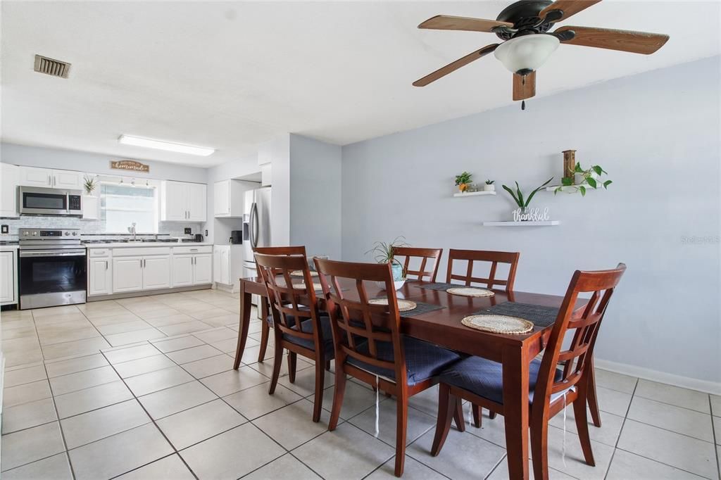 Active With Contract: $269,000 (3 beds, 2 baths, 1829 Square Feet)