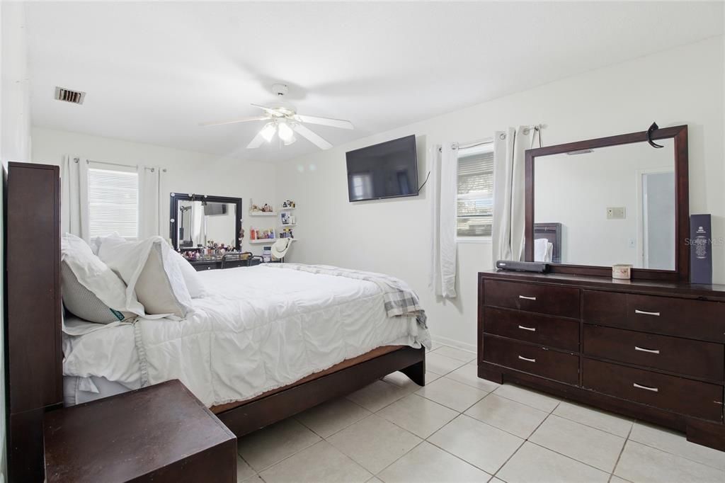 Active With Contract: $269,000 (3 beds, 2 baths, 1829 Square Feet)