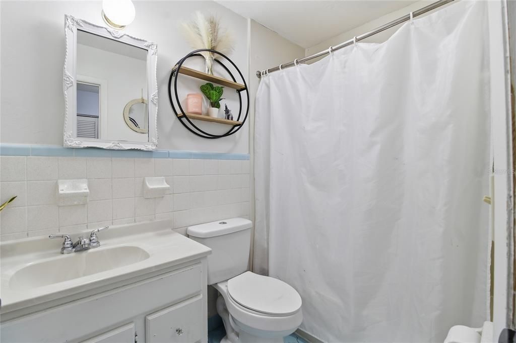 Active With Contract: $269,000 (3 beds, 2 baths, 1829 Square Feet)