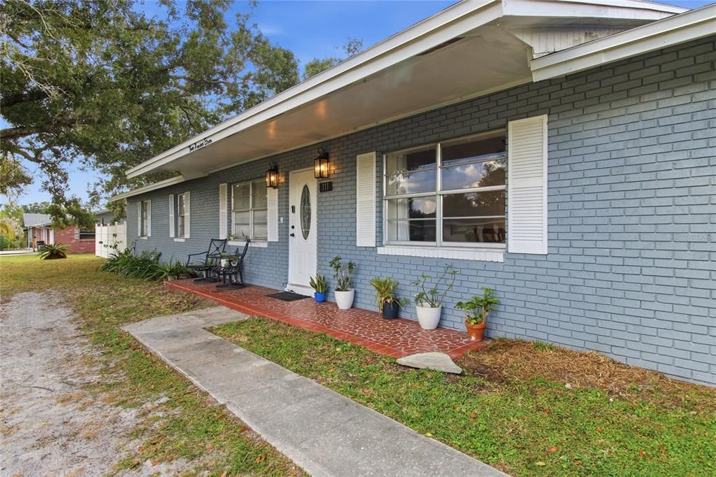 Active With Contract: $269,000 (3 beds, 2 baths, 1829 Square Feet)