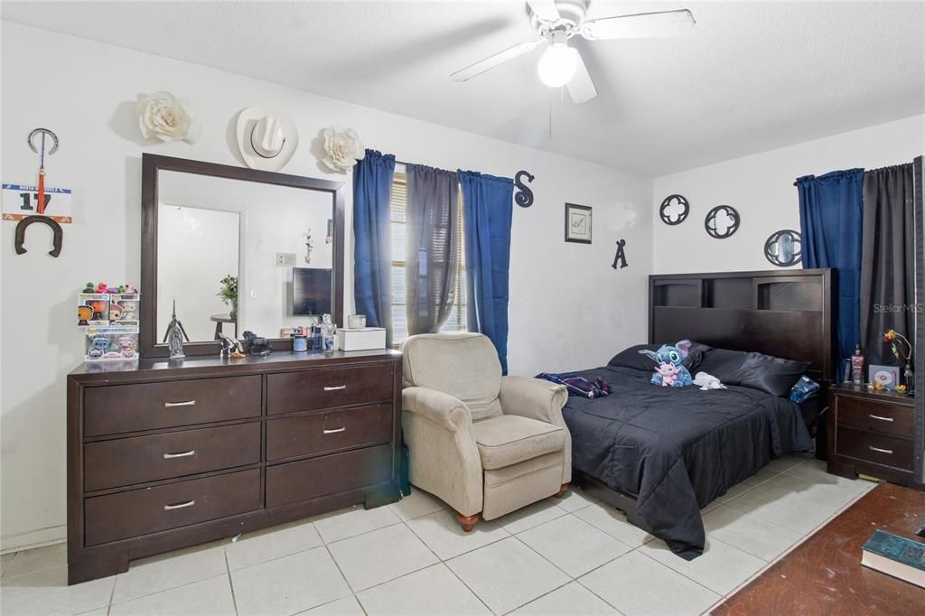 Active With Contract: $269,000 (3 beds, 2 baths, 1829 Square Feet)