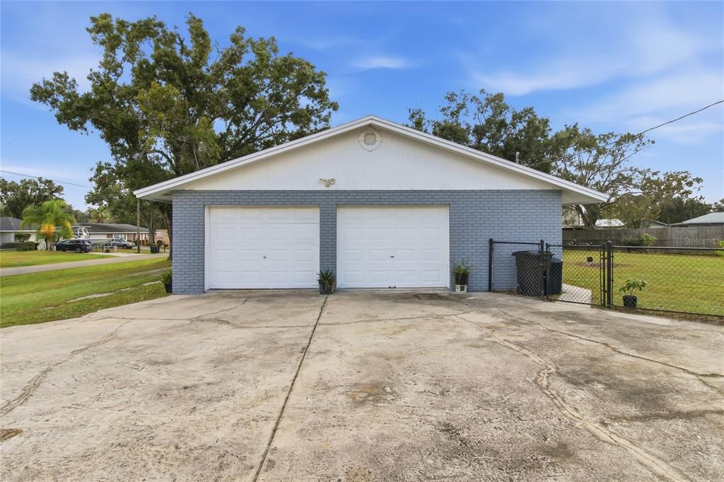 Active With Contract: $269,000 (3 beds, 2 baths, 1829 Square Feet)