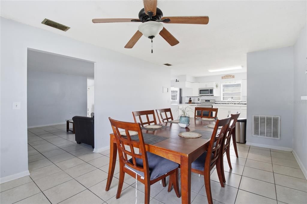 Active With Contract: $269,000 (3 beds, 2 baths, 1829 Square Feet)
