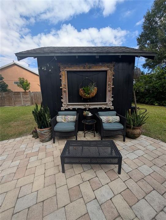 Active With Contract: $287,500 (2 beds, 1 baths, 1007 Square Feet)