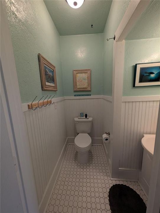 Active With Contract: $287,500 (2 beds, 1 baths, 1007 Square Feet)