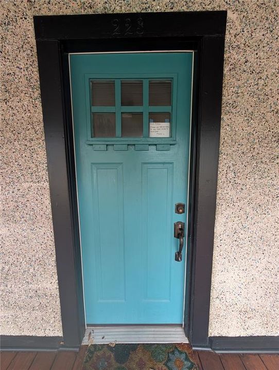 Active With Contract: $287,500 (2 beds, 1 baths, 1007 Square Feet)