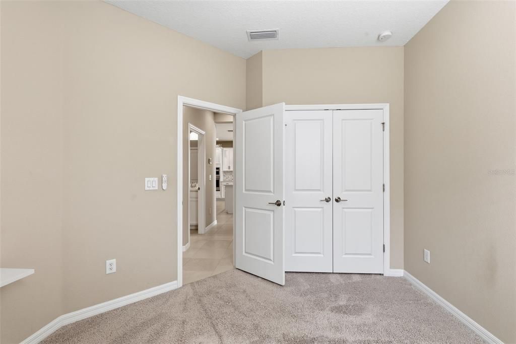 En Venta: $545,000 (4 camas, 3 baños, 2401 Pies cuadrados)