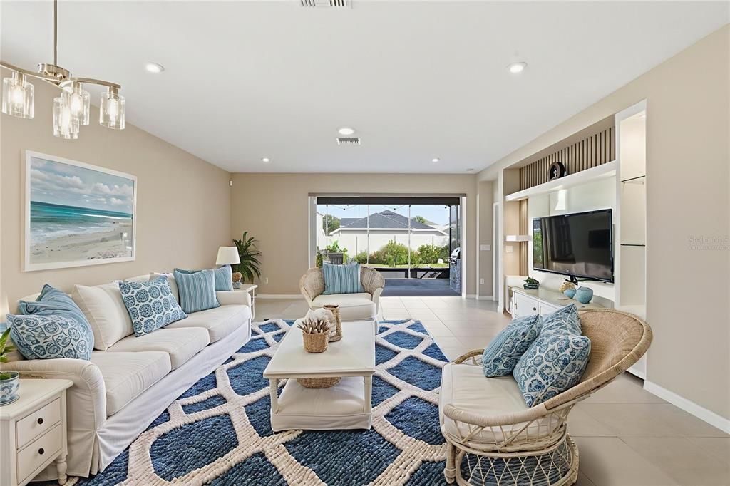 En Venta: $545,000 (4 camas, 3 baños, 2401 Pies cuadrados)