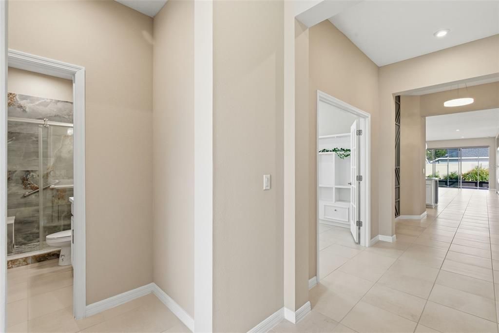 En Venta: $545,000 (4 camas, 3 baños, 2401 Pies cuadrados)