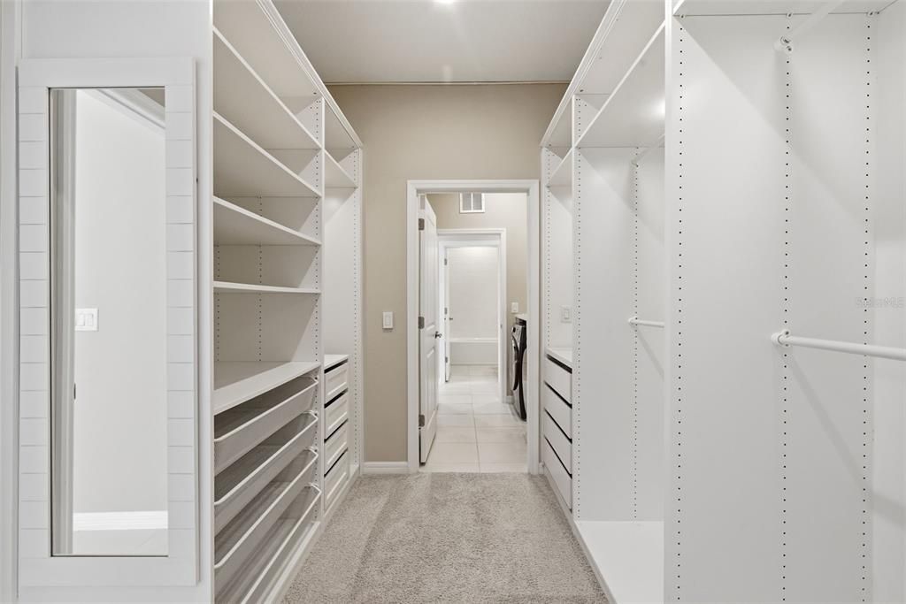 En Venta: $545,000 (4 camas, 3 baños, 2401 Pies cuadrados)