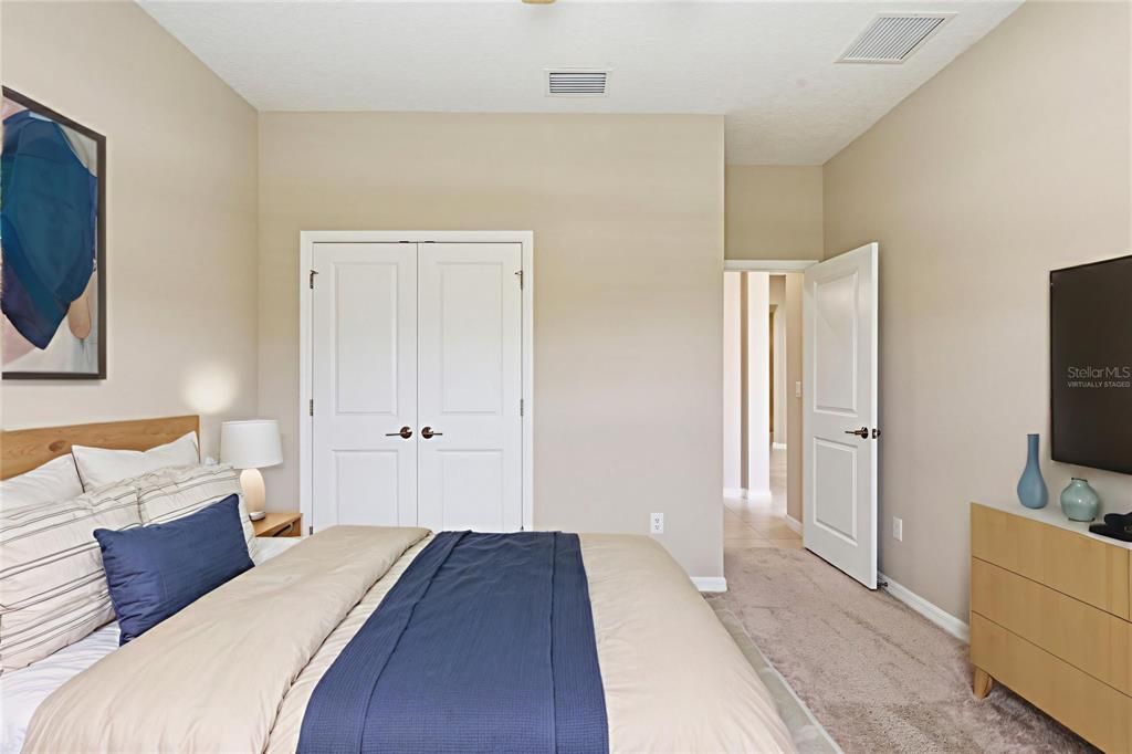 En Venta: $545,000 (4 camas, 3 baños, 2401 Pies cuadrados)