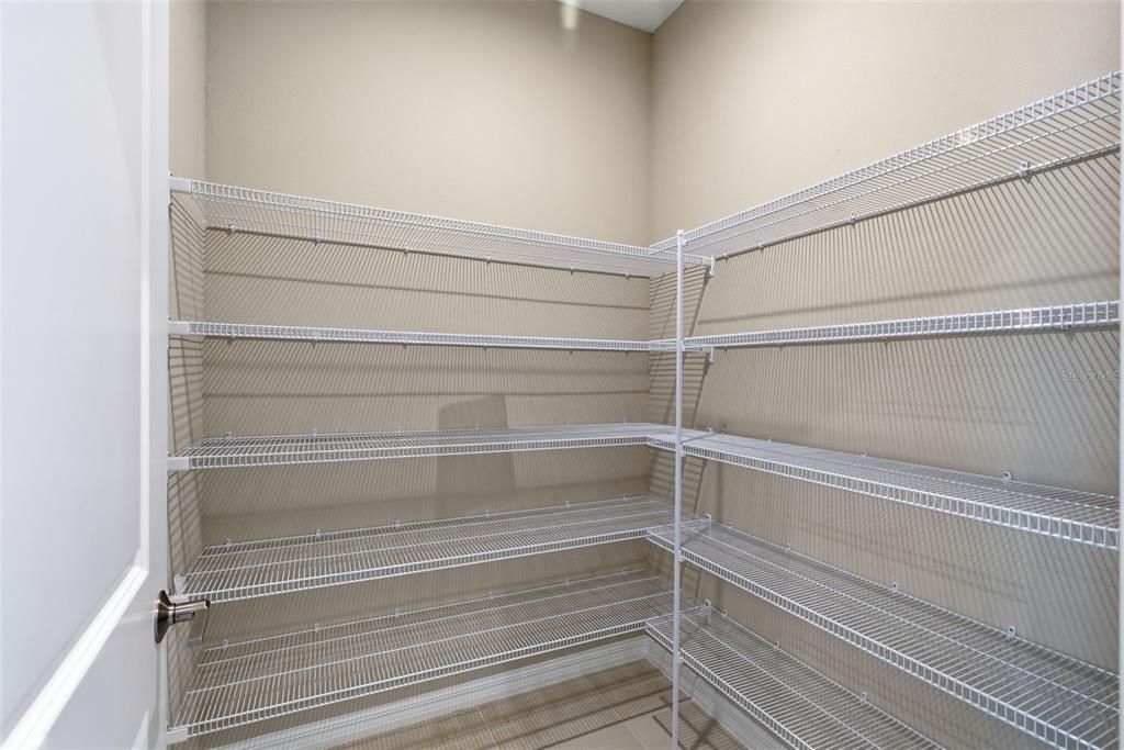 En Venta: $545,000 (4 camas, 3 baños, 2401 Pies cuadrados)