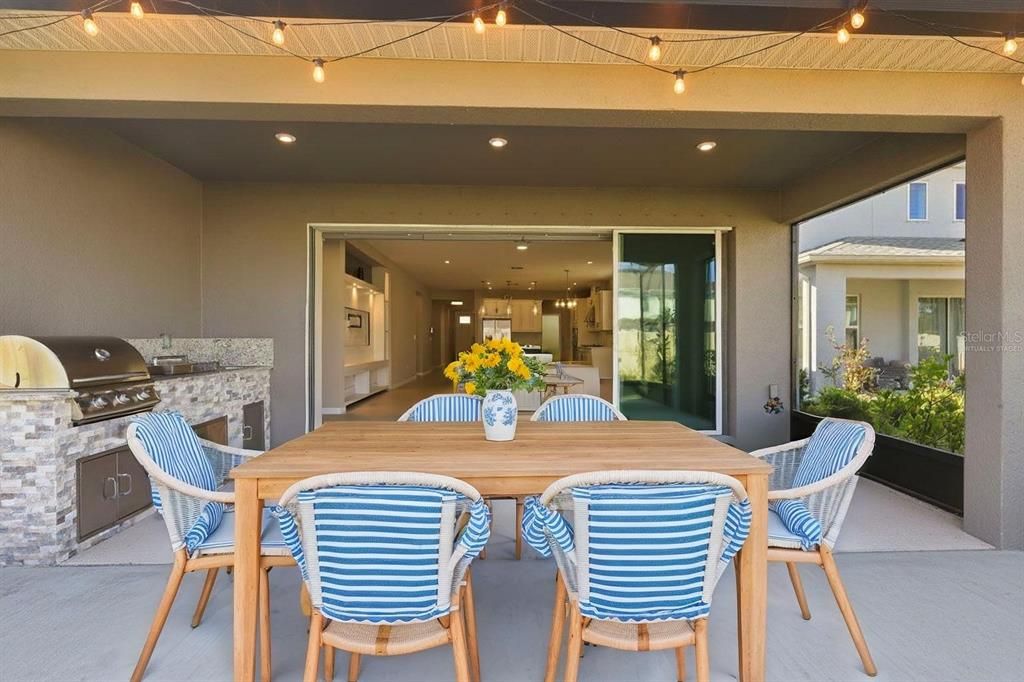 En Venta: $545,000 (4 camas, 3 baños, 2401 Pies cuadrados)