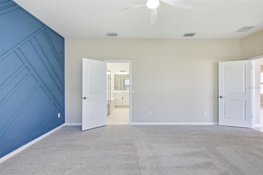 En Venta: $545,000 (4 camas, 3 baños, 2401 Pies cuadrados)