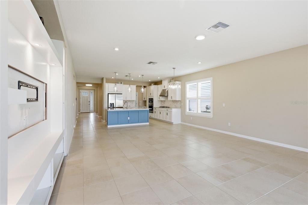 En Venta: $545,000 (4 camas, 3 baños, 2401 Pies cuadrados)