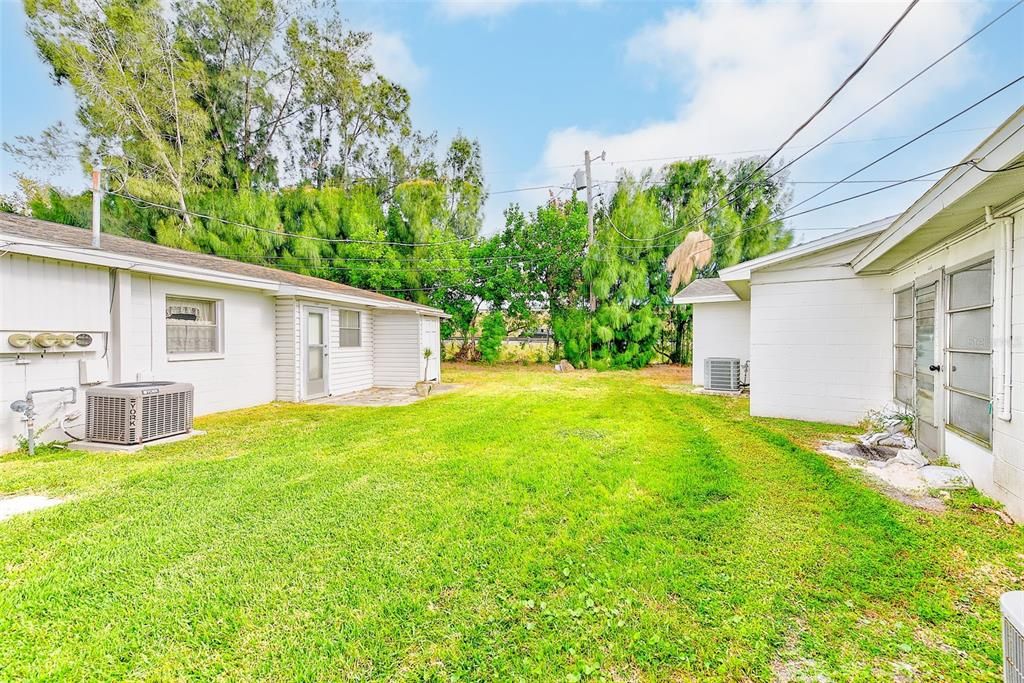 На продажу: $120,000 (2 спален, 1 ванн, 830 Квадратных фут)