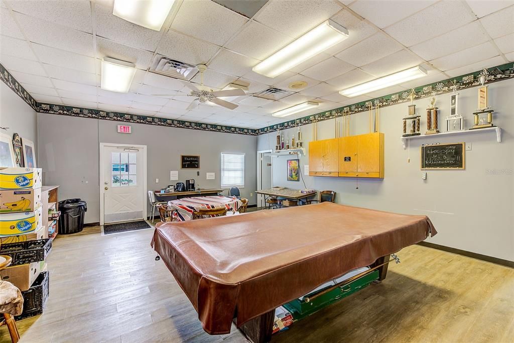 На продажу: $120,000 (2 спален, 1 ванн, 830 Квадратных фут)