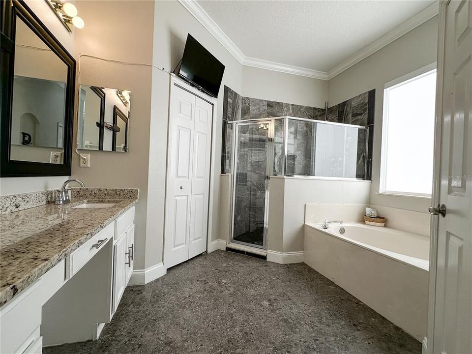 Active With Contract: $575,000 (4 beds, 2 baths, 2295 Square Feet)