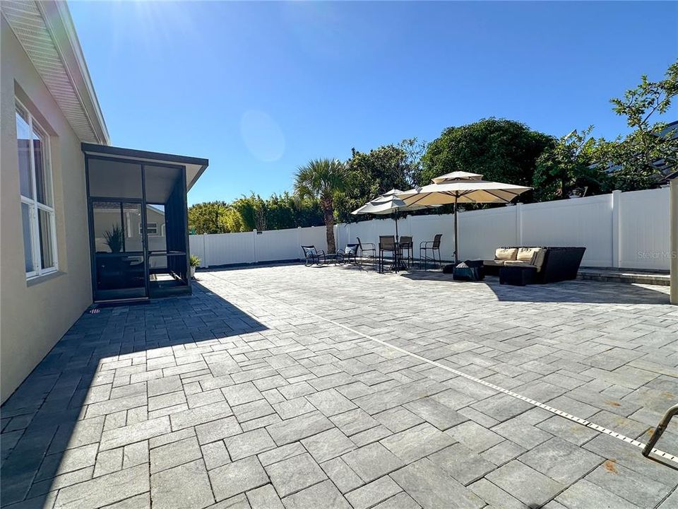 Active With Contract: $575,000 (4 beds, 2 baths, 2295 Square Feet)