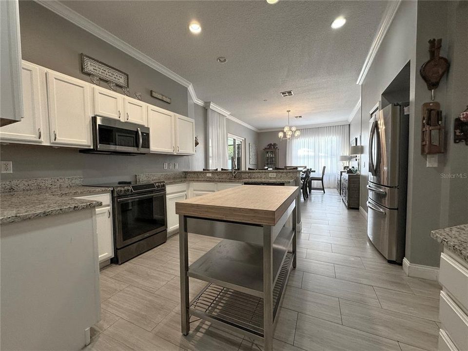 Active With Contract: $575,000 (4 beds, 2 baths, 2295 Square Feet)