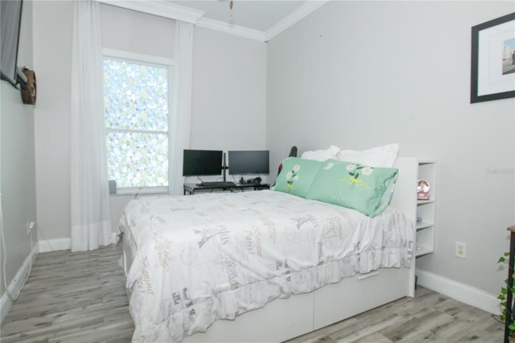 Active With Contract: $575,000 (4 beds, 2 baths, 2295 Square Feet)