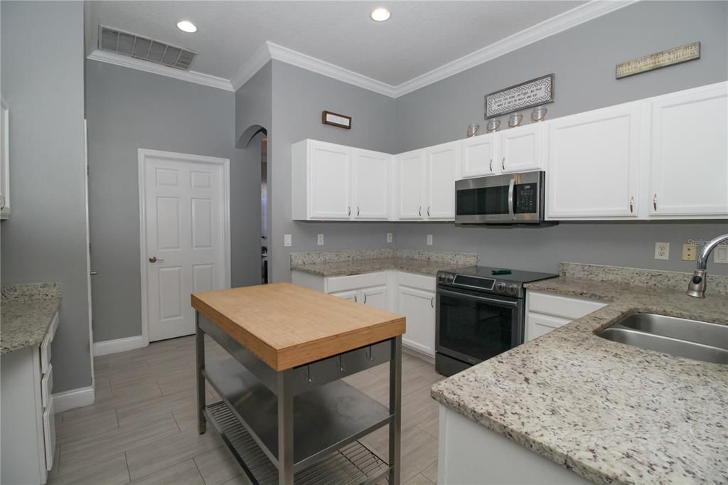 Active With Contract: $575,000 (4 beds, 2 baths, 2295 Square Feet)