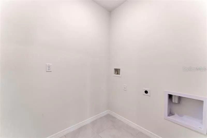 出租: $2,225 (4 贝兹, 2 浴室, 1828 平方英尺)