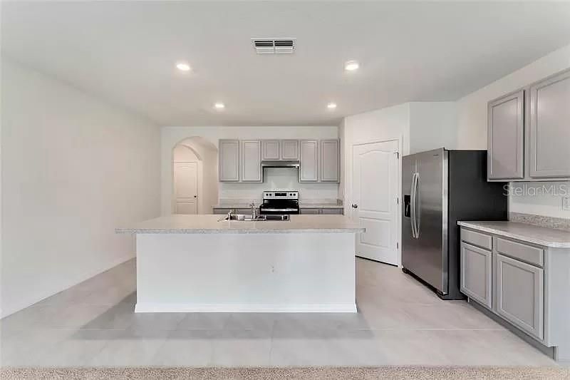 出租: $2,225 (4 贝兹, 2 浴室, 1828 平方英尺)