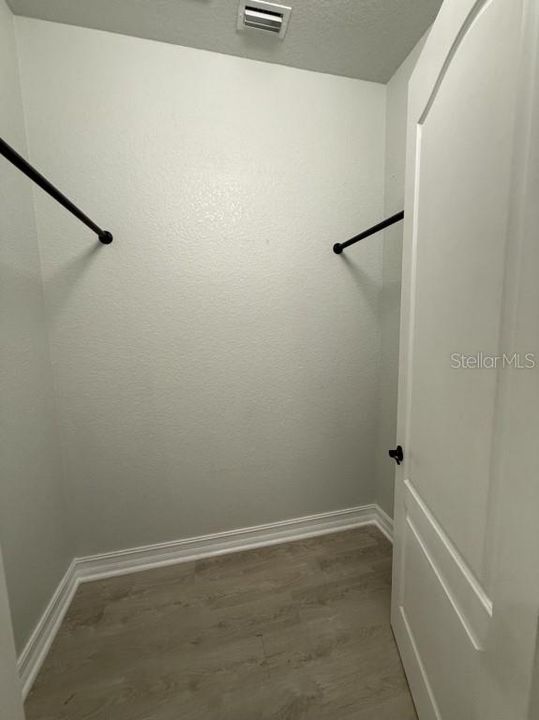 En Venta: $995,000 (4 camas, 3 baños, 2531 Pies cuadrados)