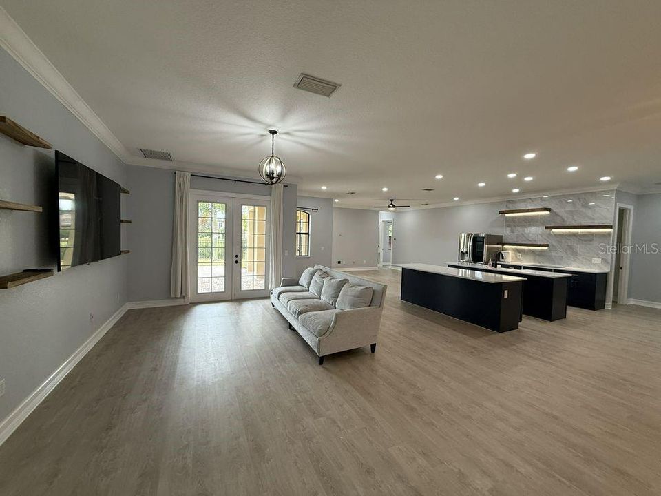 En Venta: $995,000 (4 camas, 3 baños, 2531 Pies cuadrados)