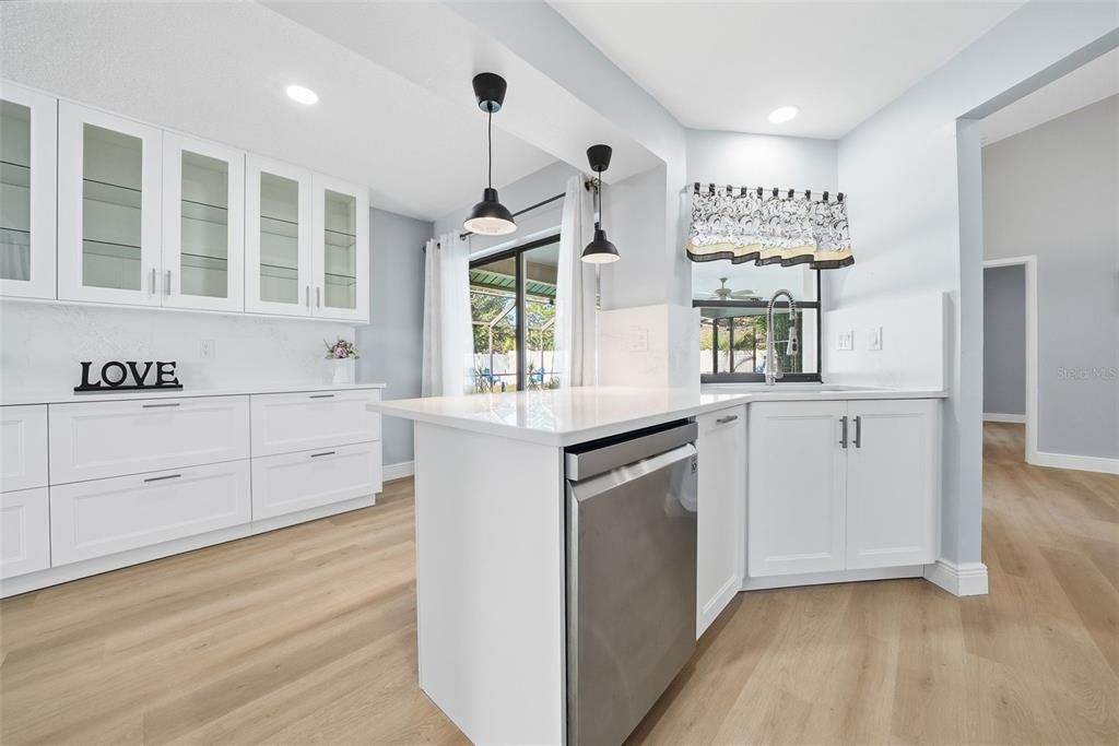 待售: $699,000 (3 贝兹, 2 浴室, 1960 平方英尺)