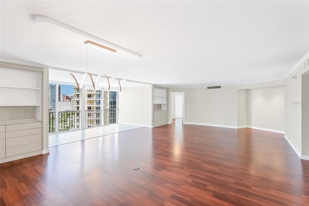 En Venta: $995,000 (2 camas, 2 baños, 1829 Pies cuadrados)