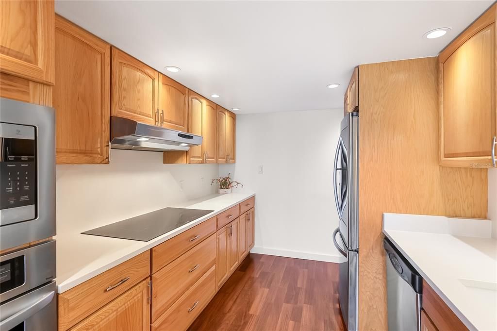 En Venta: $995,000 (2 camas, 2 baños, 1829 Pies cuadrados)