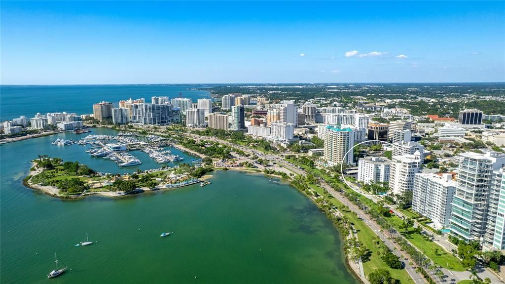 En Venta: $995,000 (2 camas, 2 baños, 1829 Pies cuadrados)