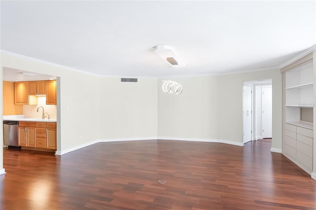 En Venta: $995,000 (2 camas, 2 baños, 1829 Pies cuadrados)