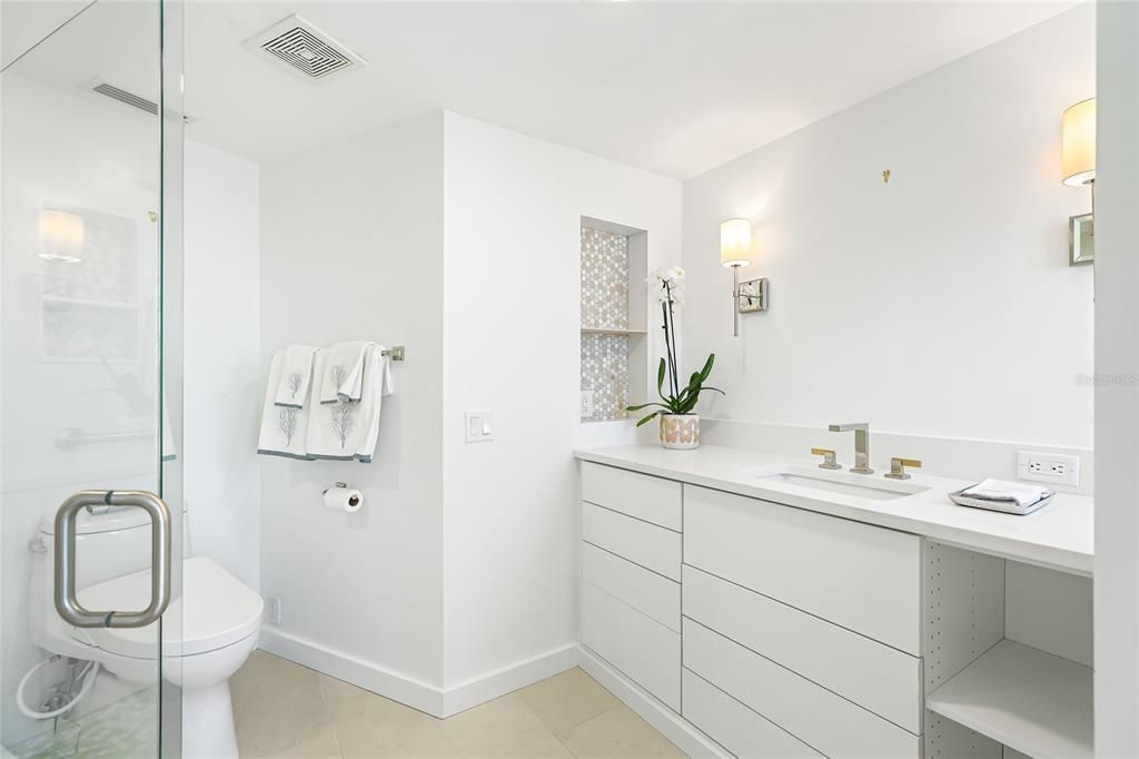 En Venta: $995,000 (2 camas, 2 baños, 1829 Pies cuadrados)