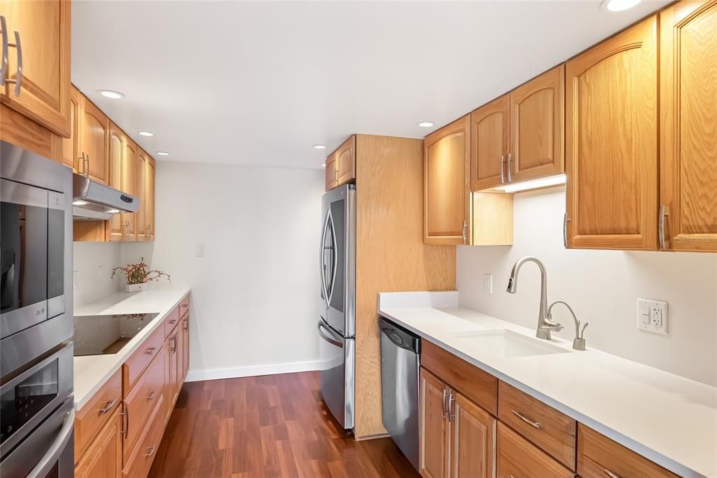 En Venta: $995,000 (2 camas, 2 baños, 1829 Pies cuadrados)