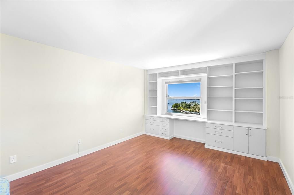 En Venta: $995,000 (2 camas, 2 baños, 1829 Pies cuadrados)