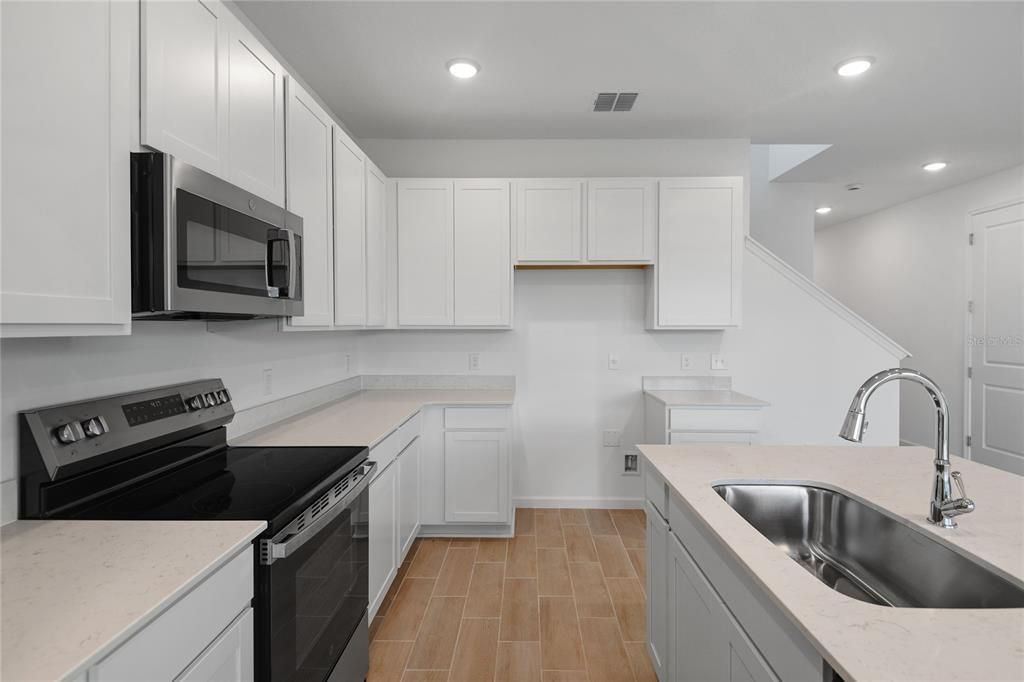 For Sale: $349,950 (4 beds, 3 baths, 2670 Square Feet)