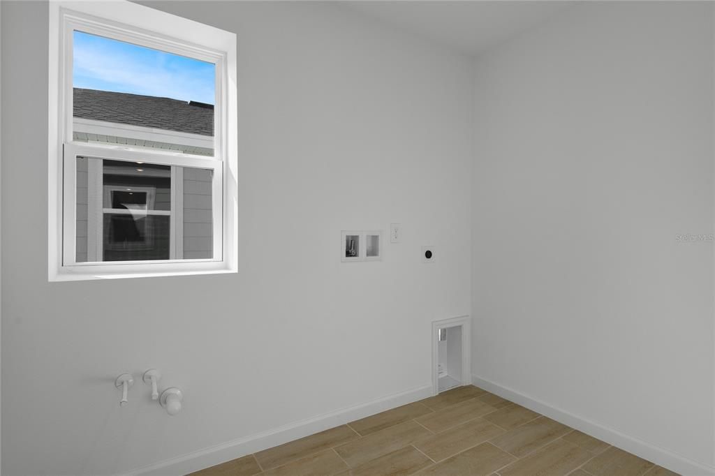 For Sale: $349,950 (4 beds, 3 baths, 2670 Square Feet)