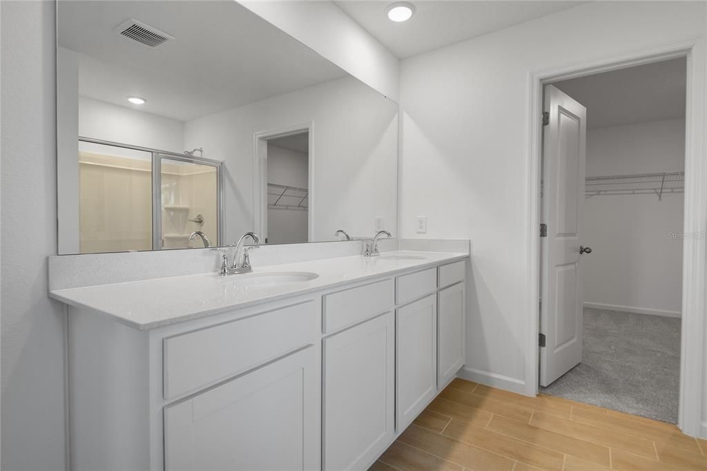 For Sale: $349,950 (4 beds, 3 baths, 2670 Square Feet)